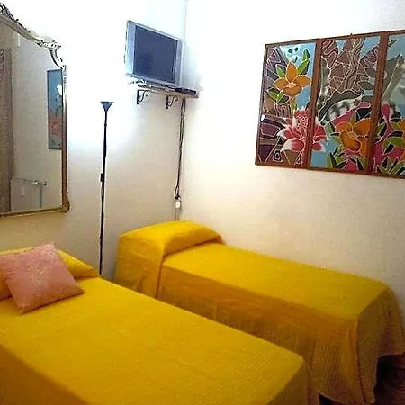 فندق مبيت وإفطار Mel 3*