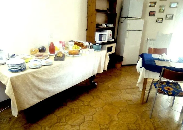 Mel Oda ve Kahvaltı 3*